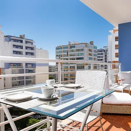 White Ocean By Real Life Concierge Apartment